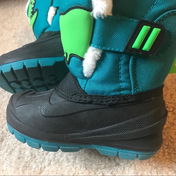 Cat & Jack Snow boots - T-Rex Toddler 5 - Picture 4 of 9